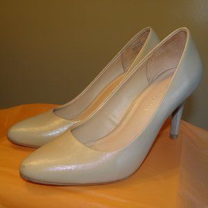 Kelly & Katie Nude Pump - sz. 8.5 - (Gently Worn)